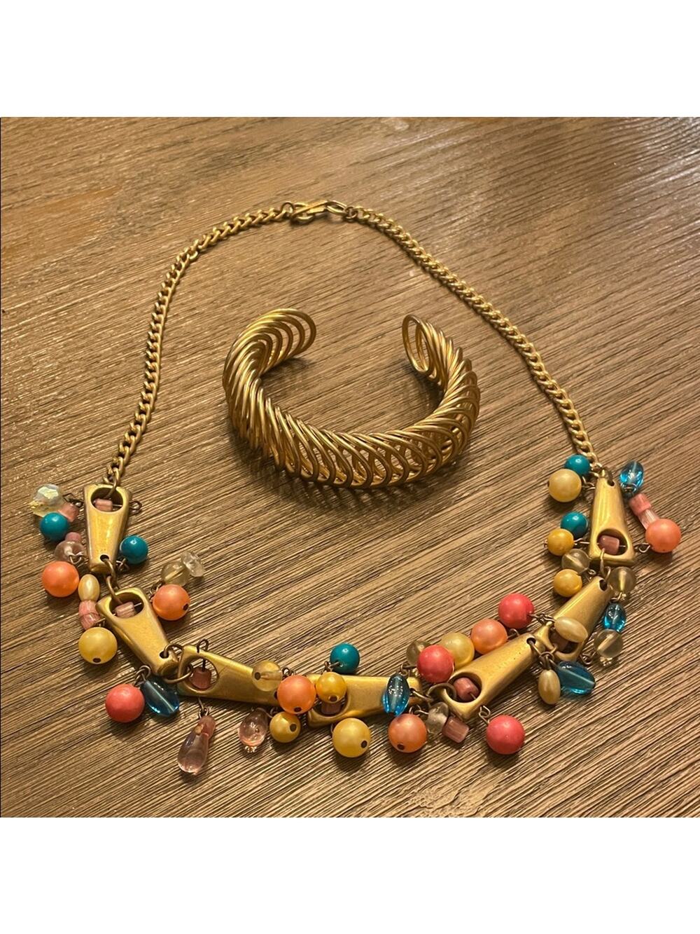 VTG Gold and Multicolor Beaded statement Necklace and Bracelet Set